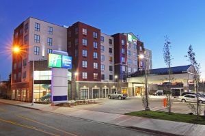 holiday-inn-express-calgary-01.jpg